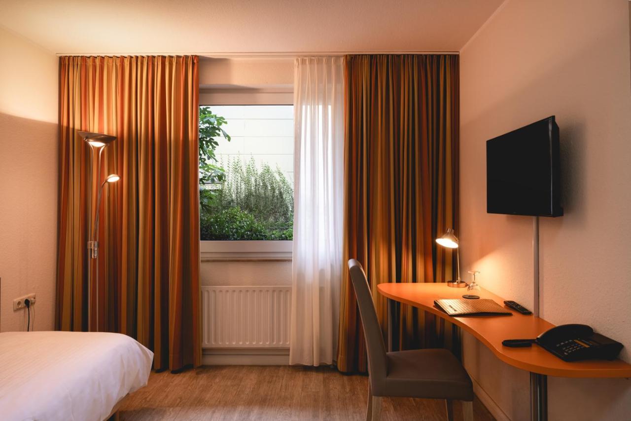 Hotel Astra Дюссельдорф Экстерьер фото