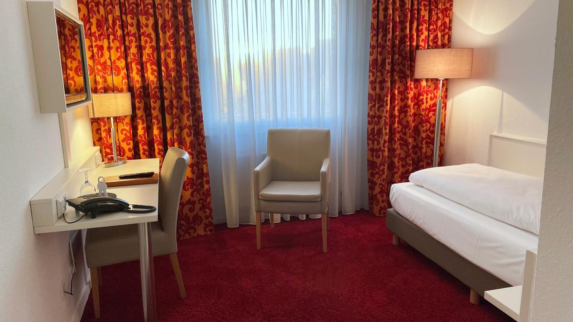 Hotel Astra Дюссельдорф Экстерьер фото