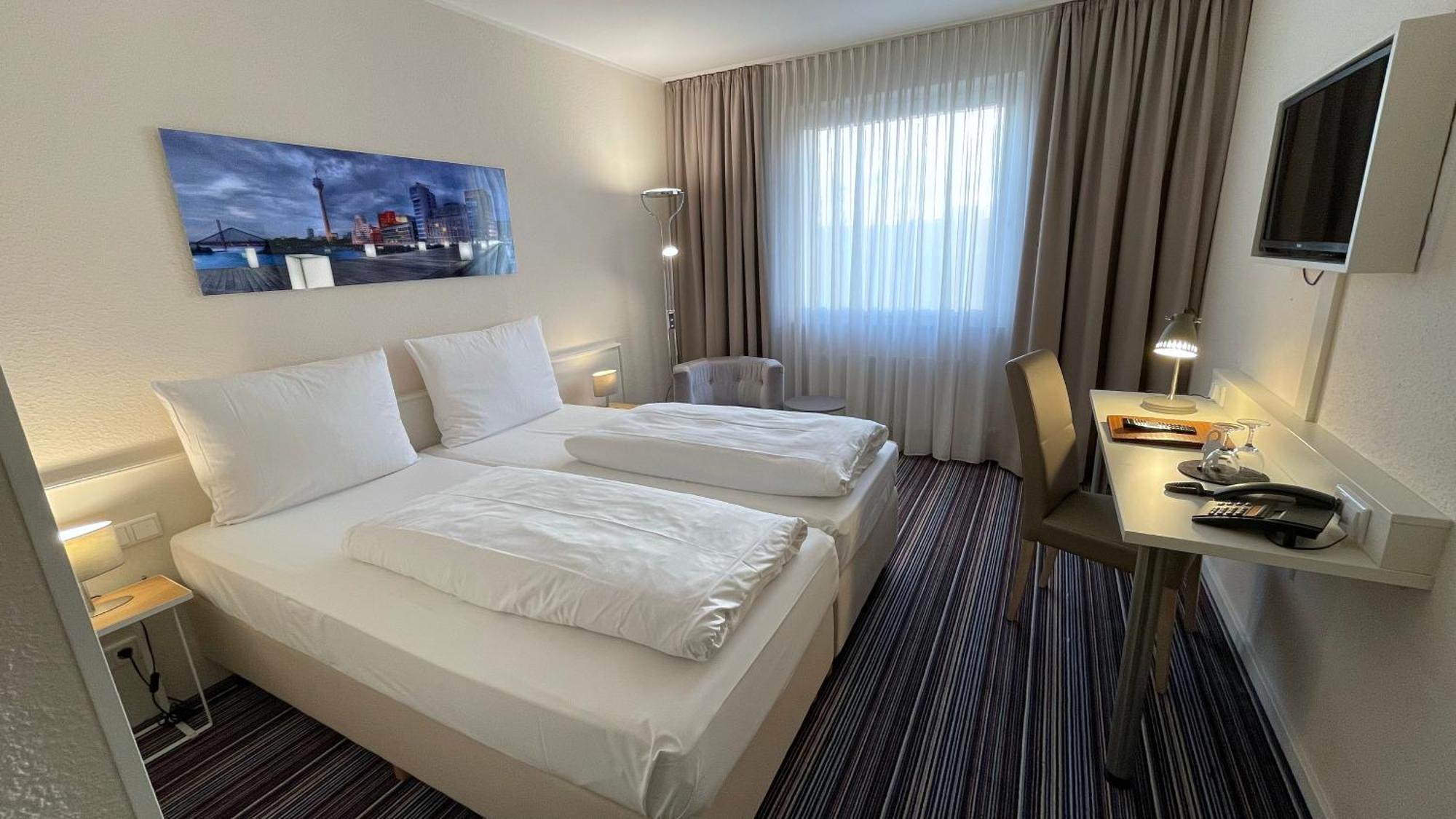 Hotel Astra Дюссельдорф Экстерьер фото